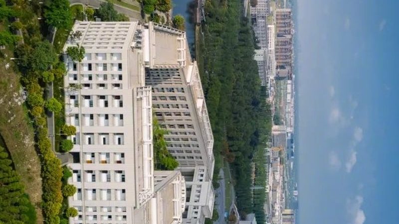 PCB打样价格受到多种因素的影响，主要包括以下几个方面：