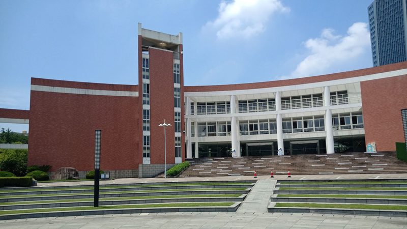 三极管型号解析：如何准确匹配参数与价格**
